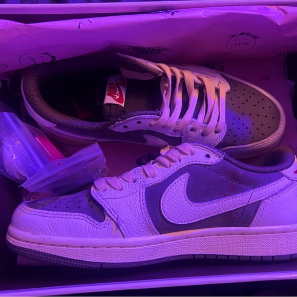 Travis Scott x Air Jordan 1 Retro Low OG “Reverse Mocha” - Picture 2 of 2